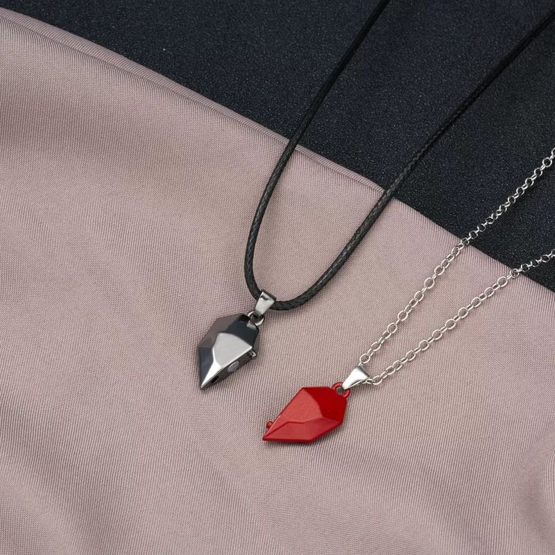 Collar imantado corazón sobre tela