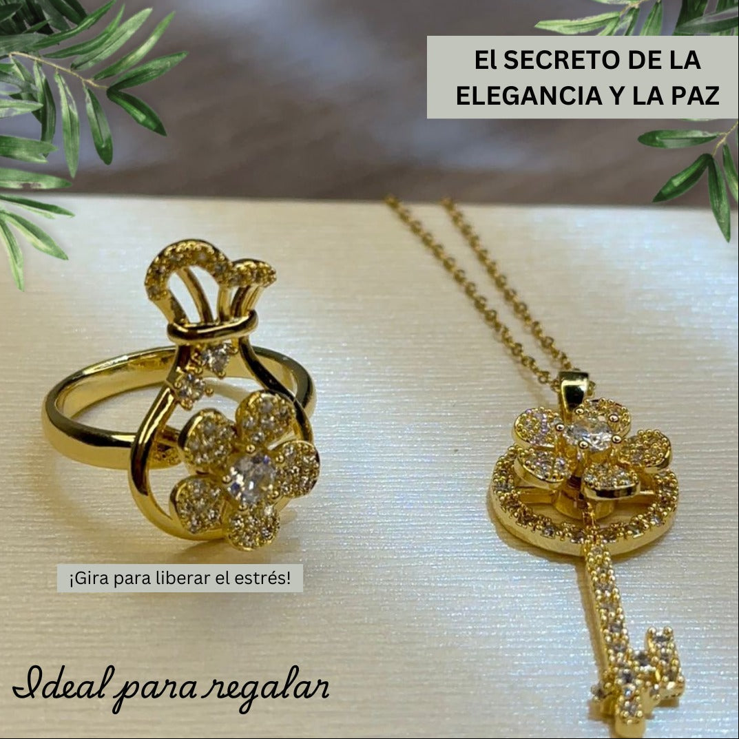 Collar y anillo llave de la fortuna en detalle