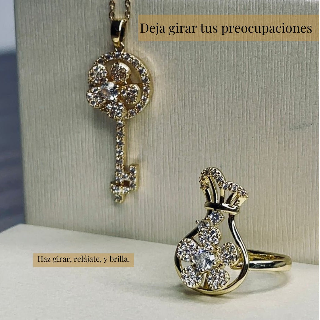 Collar llave y anillo dorados